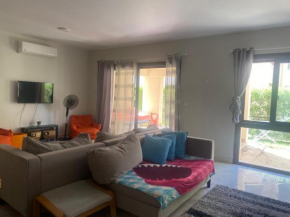 Marassi Blanca, ground Chalet with garden,5 minutes walk to the north beach, beach access on request